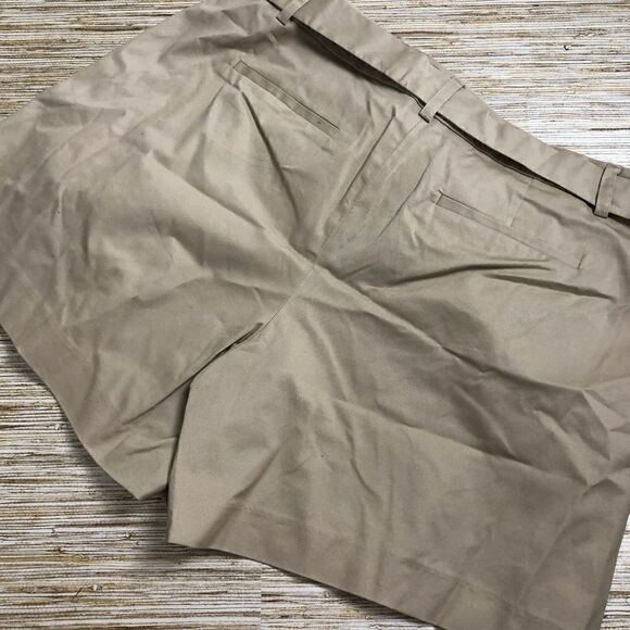 U-75 1901 belted shorts Khaki size 14 nwot - Picture 2 of 2